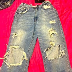 Women’s ripped baggy jeans